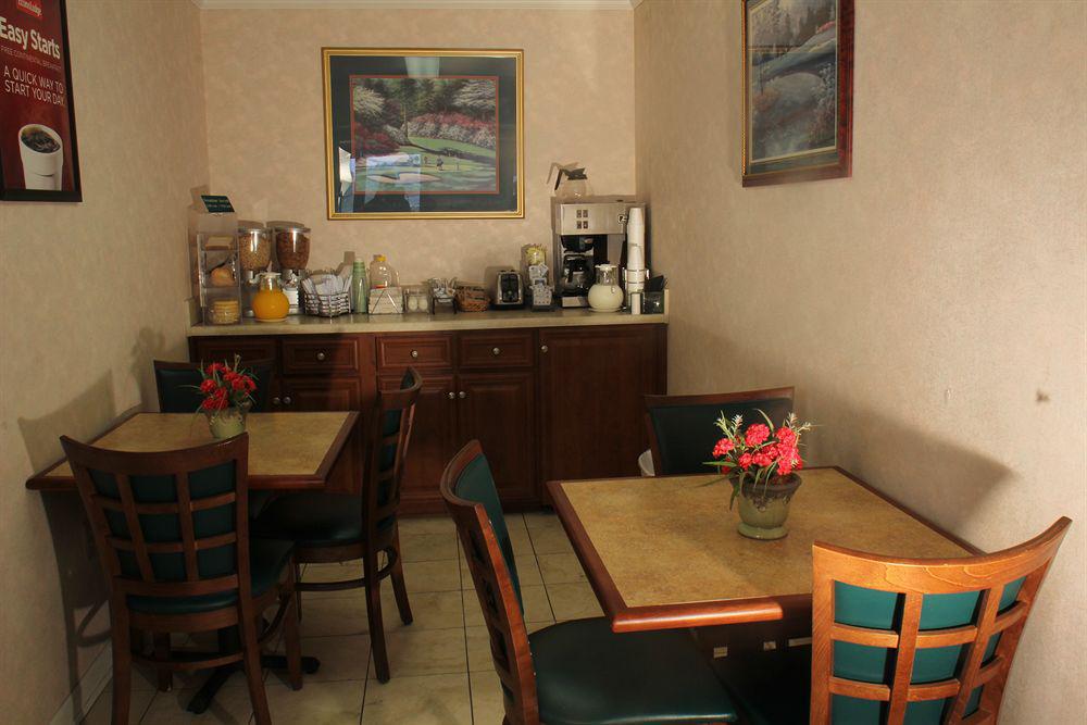 Quality Inn Томсон Экстерьер фото