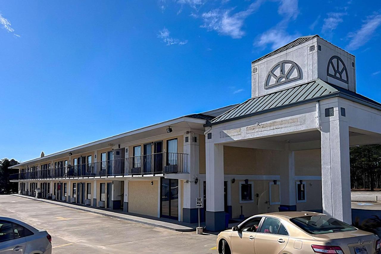 Quality Inn Томсон Экстерьер фото