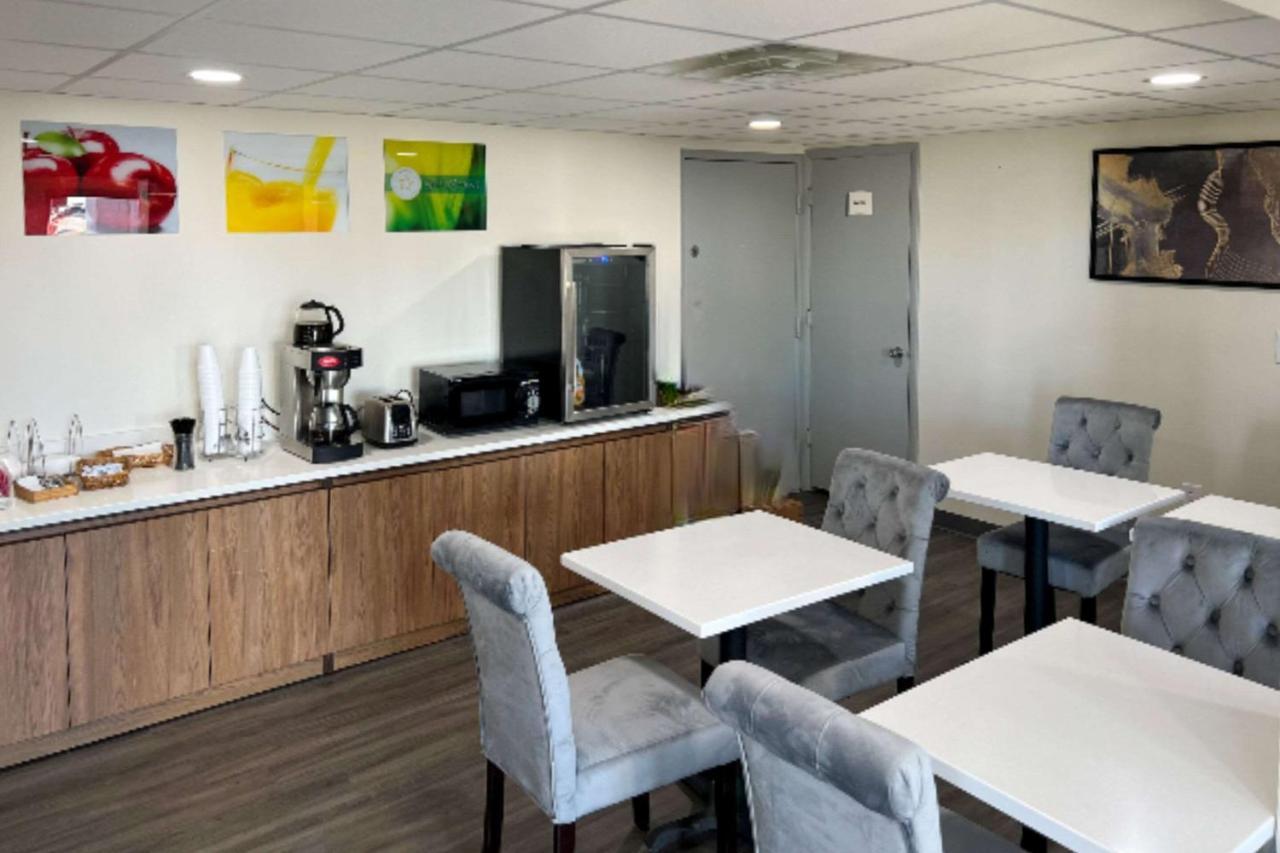 Quality Inn Томсон Экстерьер фото