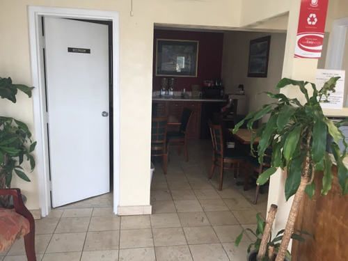Quality Inn Томсон Экстерьер фото