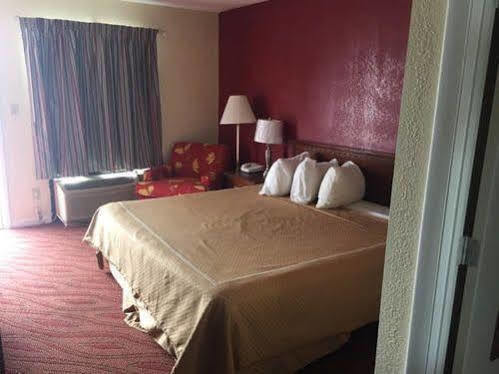 Quality Inn Томсон Экстерьер фото
